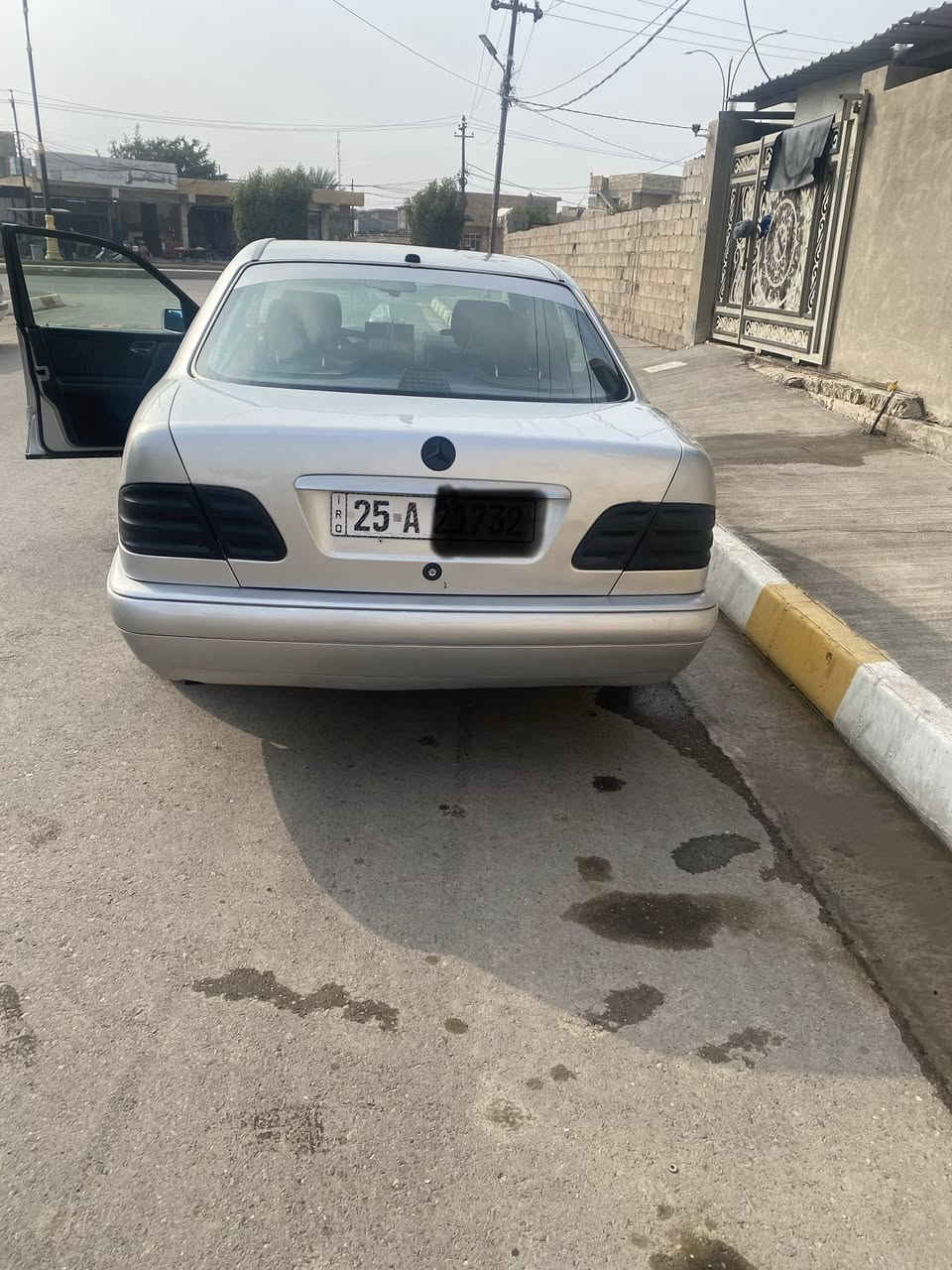 لبيع مارسيدس موديل 96 سياره جديده بسمي تحويل ثاني يوم السعر 120 وبيه مجال العنوان لانبار ***********
