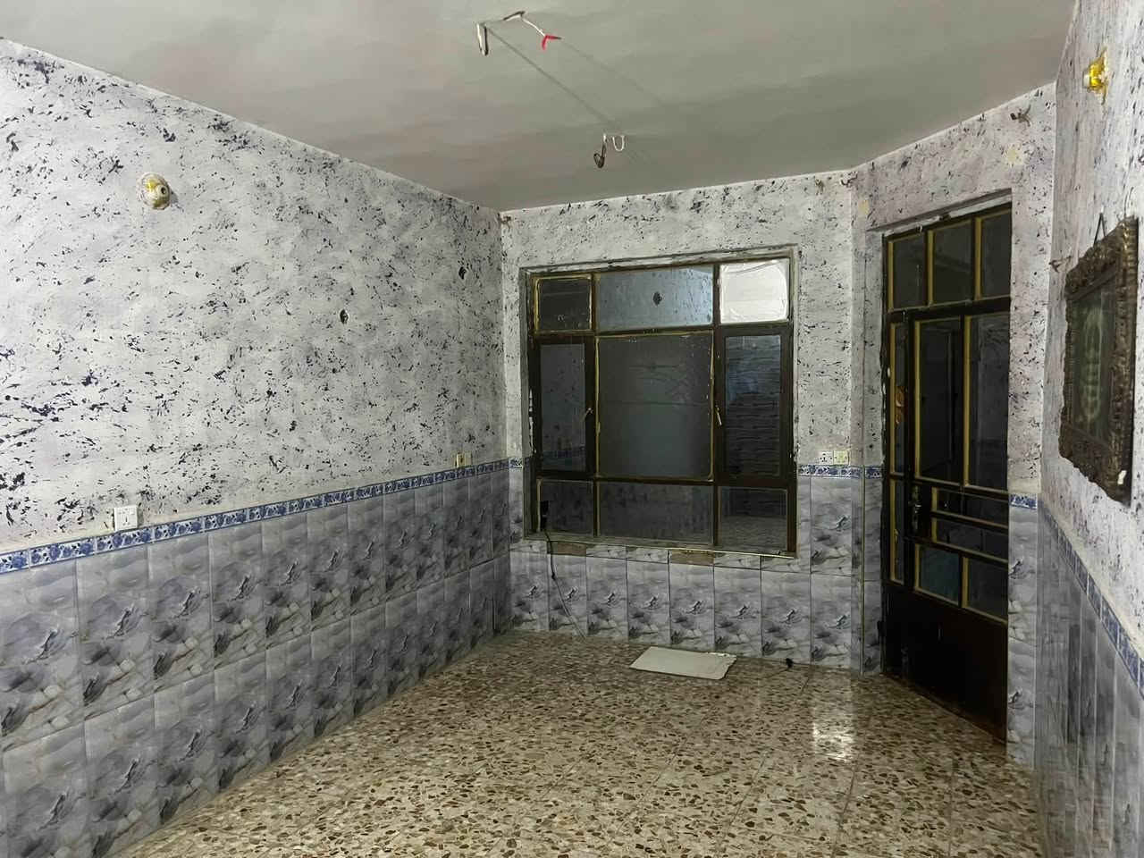 سلام عليكم بيت الايجار طابق واحد منطقه ابو ريسان مقابيل فرع 6 عل شارع
الاستفسار ***********
