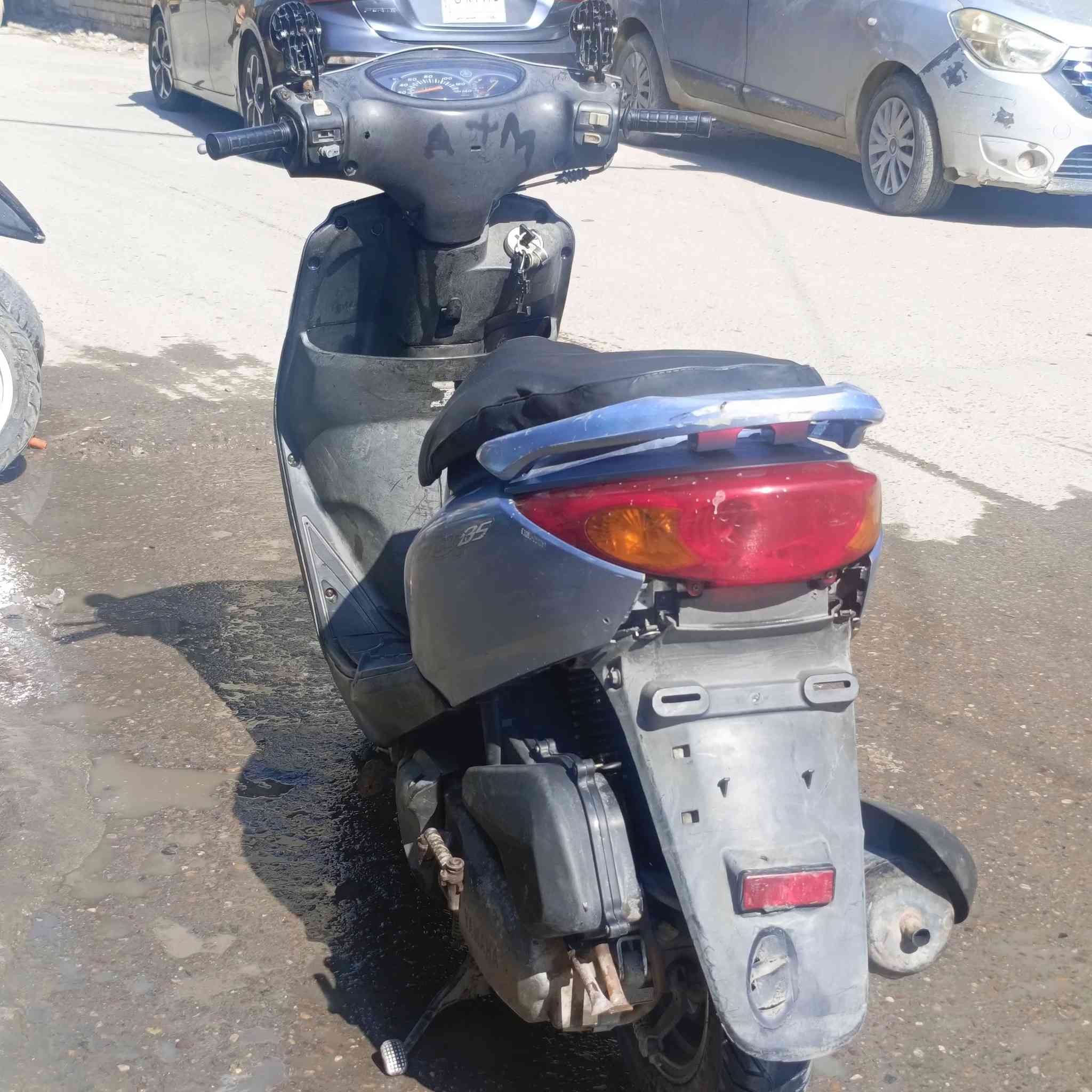 السلام عليكم
دراجه بريز لايت عالي الدراجه اخت الجديده كهربائيات كله شغاله دبلات شغاله العداد شغال  المكينه ممفتوحه بلاديه الدرجه نقصه بس قطعه مال كفر الي جوه البكلايت الخلفي فقط الدراجه كله بلاديه مكاني بغداد .الكريعات . السعر خاص وبيك خير وتدلل رقم *********** بي واتساب
