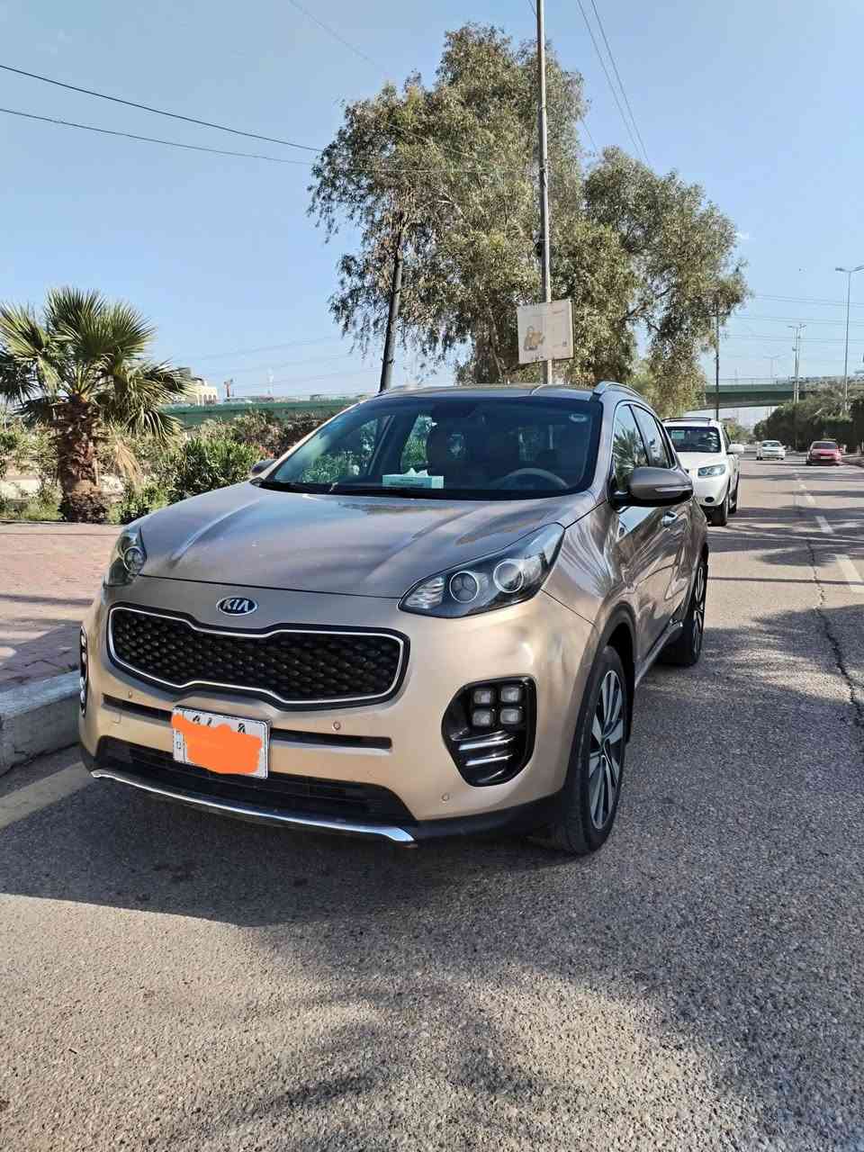 السلام عليكم
كيا سبورتج موديل ١٧ خليجي فول مواصفات عدا البانوراما كفاله عامه مطلقه حداديه جديده مكينه ما مفتوحه رقم بصره بأسمي مكان السياره العمارة مركز المدينة للإستفسار الاتصال على الرقم ***********
