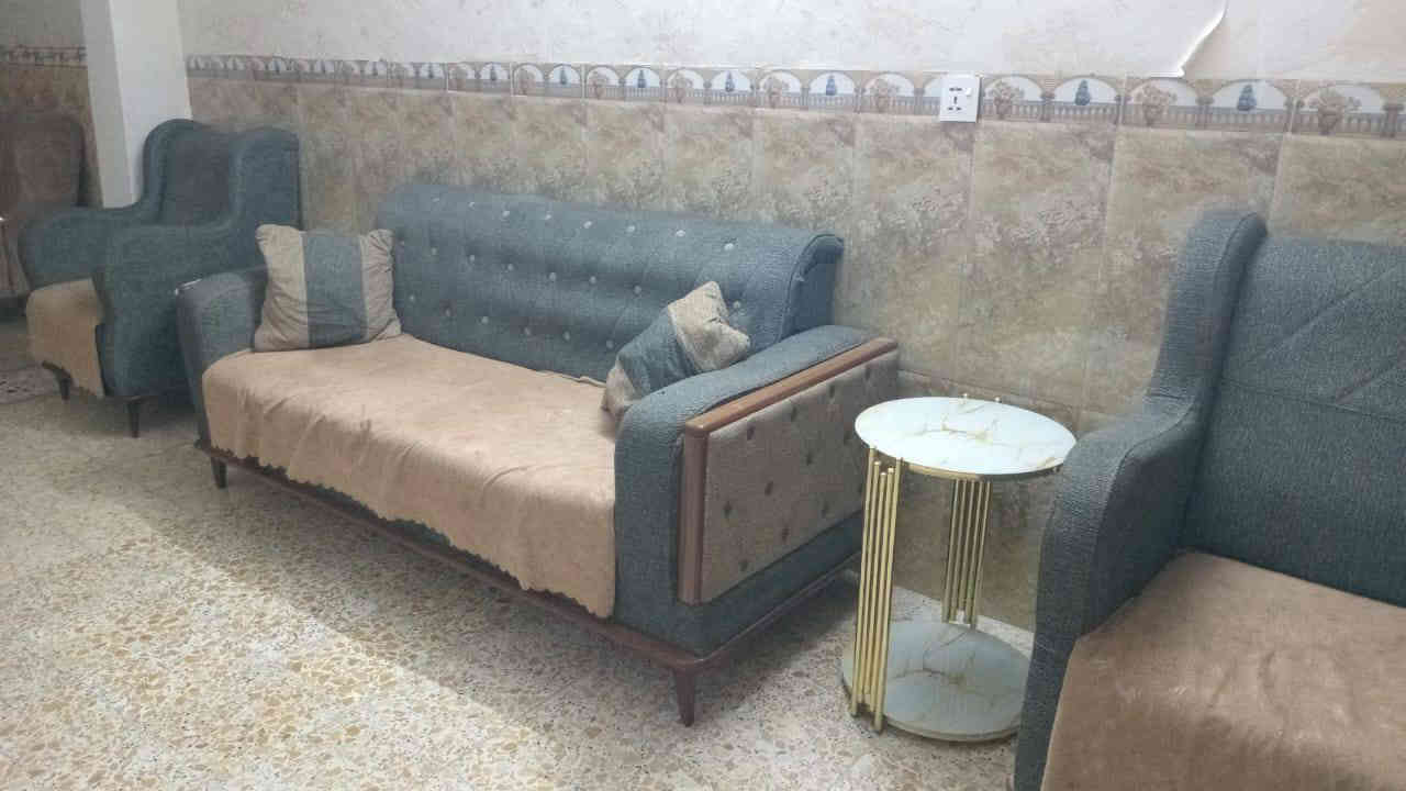 السلام عليكم تخم كامل 10 مقاعد نضيف كلش سعره 700 وبي مجال قليل مكاني بغداد الحسينيه ***********
