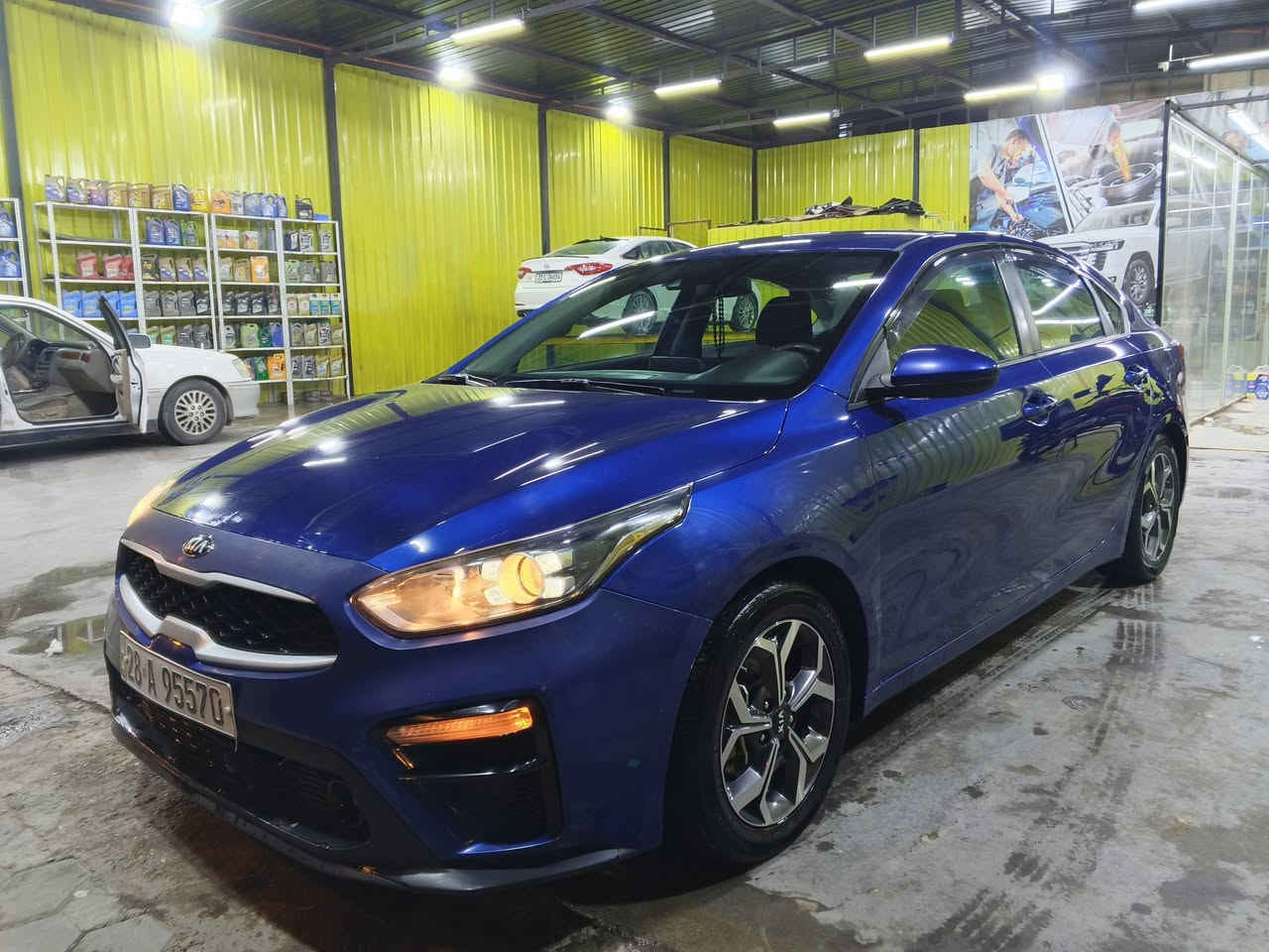 سلم عليكم فورتي موديل 2020 سياره نضيف حادث امريك كلين وبلعراق صار بيه
مكانين بارد مابينات رادار امامي سيه حلوه رقم نجف معوقين 
سنه وتفك ماشيه 190 مل سعر 126 وبيه مجال مكاني النجف 
***********
