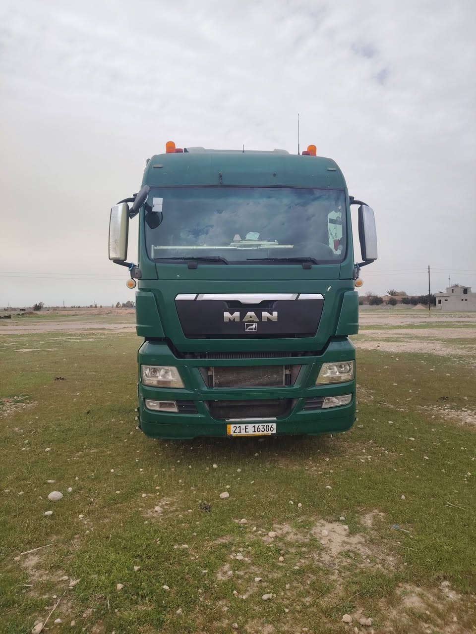 مان للبيع موديل 2008.
سياره تخم تاير
تخم جوبلس 
تخم دسكات
ريتايدر 6 طگات
تدفئه وتبريد
بايلر/ هورن بلاد
السياره على وضع الشركه
السياره بإسمي سنويتها نافذه لسنه 2028
موقع ديالى خانقين اي استفسار ***********
