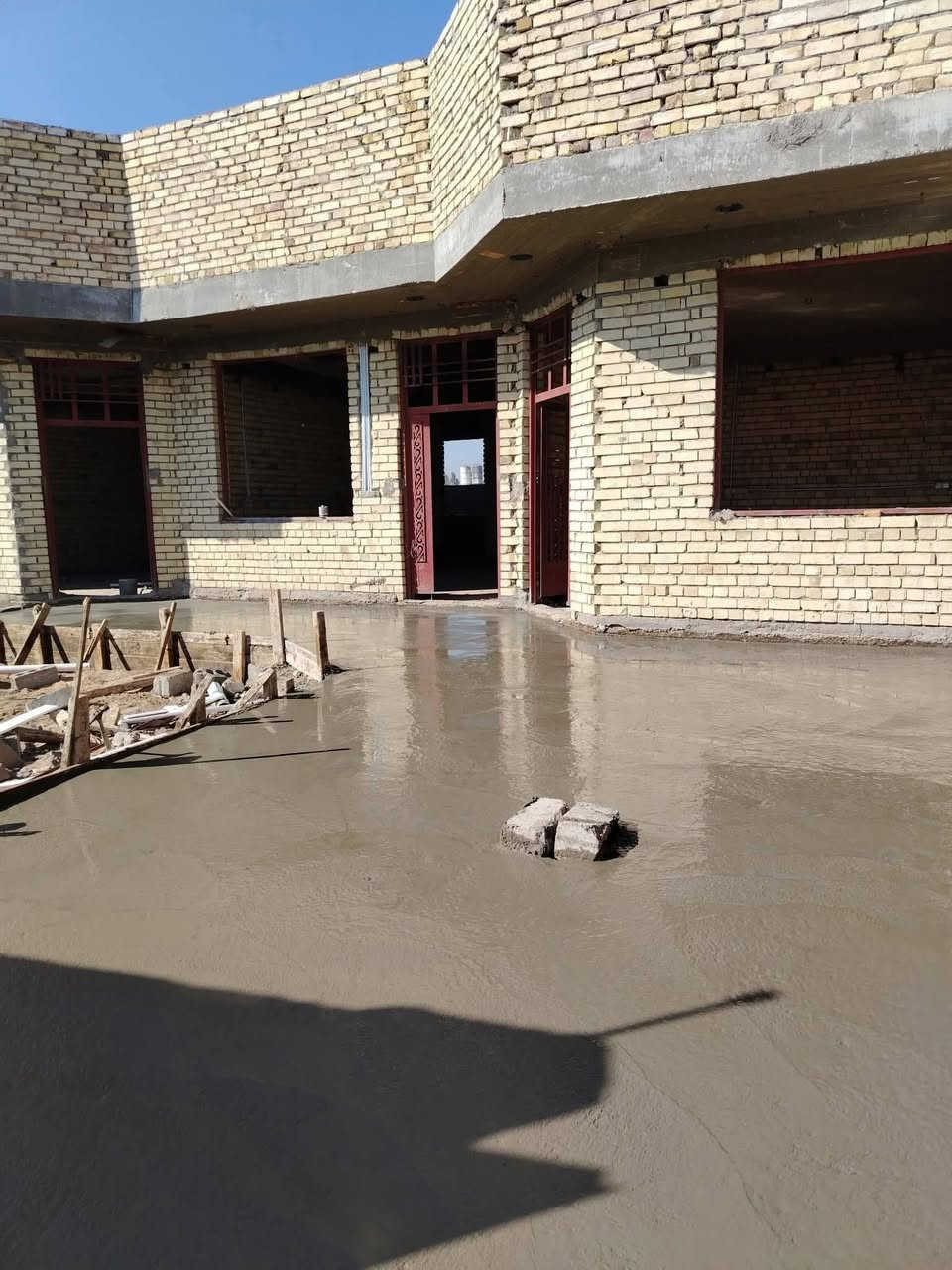 السلام عليكم صب ارضيات خباطه درجه اولى والتزام بالموعد وهذا رقمي كافه محافظات العراق في الحله سبيس وحدل وتنظيف ورديه خارج ***********
