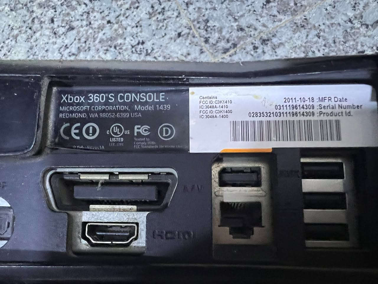 ‏السلام عليكم Xbox 360 مهكر للبيع الجهاز باله جدا نظيف كان مضموم لك ستيكر ￼ واستخدام قليل الجهاز يأتي مع 30 لعبة ومن أقوى الألعاب التخديم والأول اونلاين والحياة الواقعية مثل ‏￼
🔶كلف ديوتي جزء 1,2,3
🔶و جي تي اي 5مهكر
🔶و فيفا2025
🔶وبيس 2024
🔶و فورزا هورايزن مهكر
‏🔶وكل الألعاب الذي ذكرتها مهكرة والألعاب اللي بالكم موجودة ال Xbox يأتي بذاكر 256 مع اثنين جوزستك و قرص سيارات سباق  هدية معه ￼ ويأتي مع  غلاف بي بي اف حماية من جلخات ومعه محولة اصلية  ومعه كل ملحقات وكل هذا بالسعر 125 الف وبي مجال لل طيبين ✈️✈️

‏للاستفسار على هذا الرقم ￼￼ *********** 
‏مكاني بابل موجود توصيل لجميع المحافظات ￼￼
