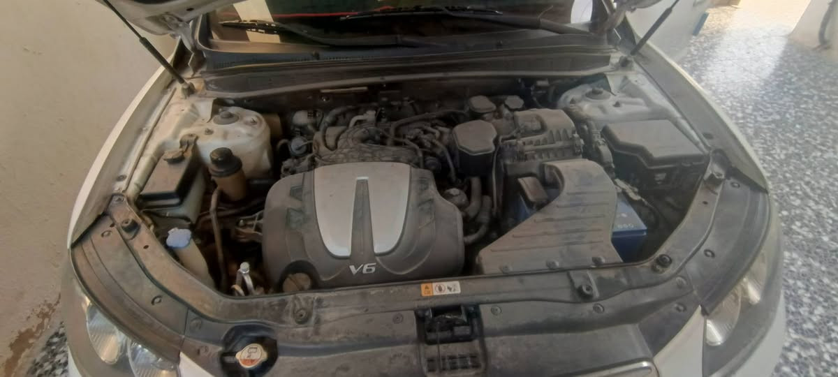 للبيع سنتافي بغداد موديل 2012 
مكفولة كفالة عامه 
ماشيه أربعة 64
العنوان بغداد جسر دوار 
***********
***********
