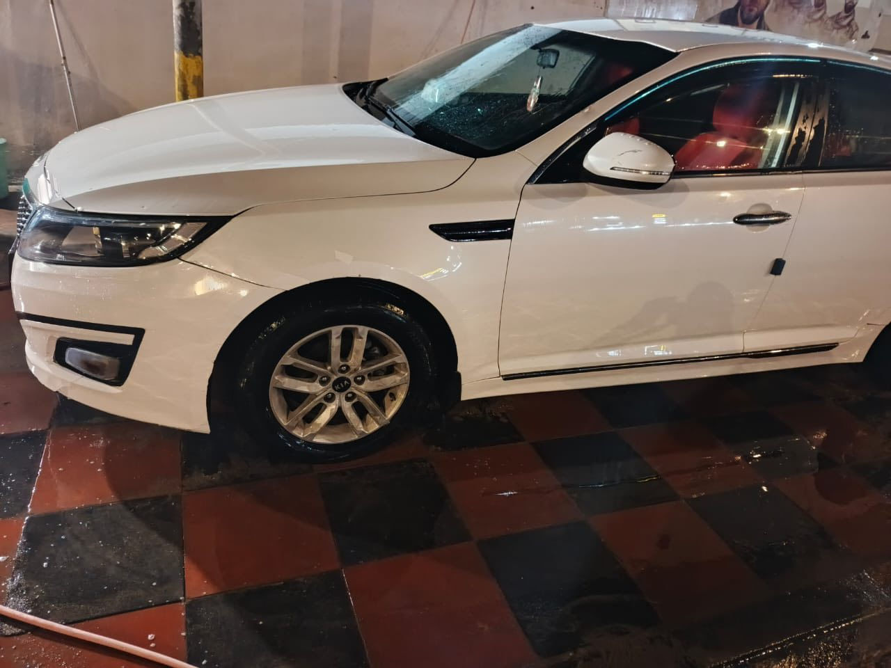 السلام عليكم للبيع كيا ابوتيمه مديل 2014حره بسمي مداور ثاني يوم جاهزهز السياره من كلشي ما ناقصه يرغي وضع شركه مكينه 2400ما مفتوحه رقم مثنى وسنويه لل29للستفسار 
‭0789 354 6127‬
