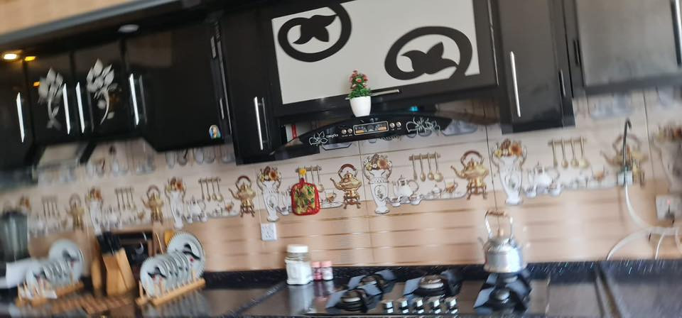 كاونتر تركي درجة أولى مستخدم نظيف مع مرمر   القياس ستة أمتار ونص مع ملحق كامل و دنكة وشافطة وطباخ 
السعر مليونين و700
للاستفسار واتساب  ***********
