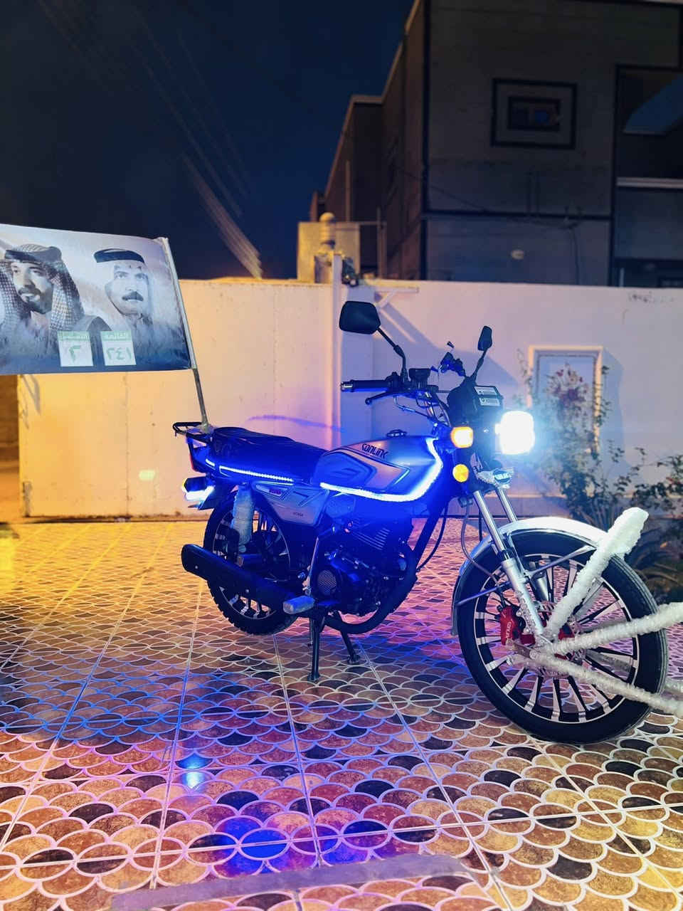 دراجه ايراني سونلك للبيع دراجه نضيفه وحلوه موديل 2025 محرك 150 جواكيج سعر950 بيها مجال شي بسيط عنواني رمادي هذا رقمي ***********
