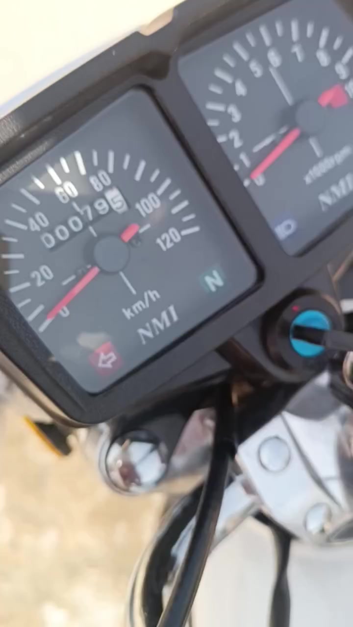 دراجة البيع نامة جلامجة دراجة نضيفة غراض جدد توني شادهن وراقة ضايعة مكفولة سرقة سعر 700 وبية مجال ***********
