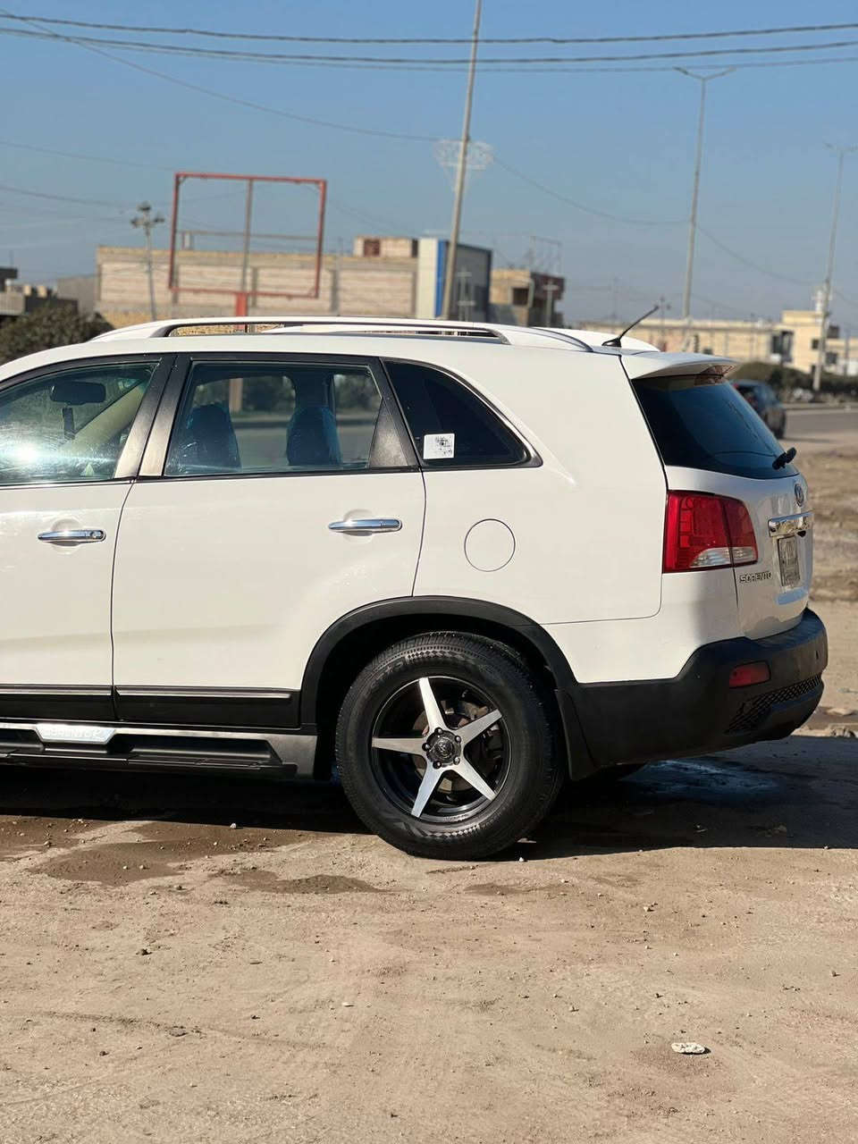 السلام عليكم سورنتو V6 2010
بنوراما 
كشن كهرباء
6سلندر 
سبعه راكب
شاشه وكامره
دوسات جانبيه
عليها ويل نجمه وتخم تاير كوري اصلي
مكينه مفتوحه اني مشتريه هيج والمكينه عليه ادامة سيرفز كامل لاتبخير ولا تنقيص شلعه ومعدل خير من الله

بنيد مبدل بدون ضربه
سونار مرفق ويه الصور
***********
