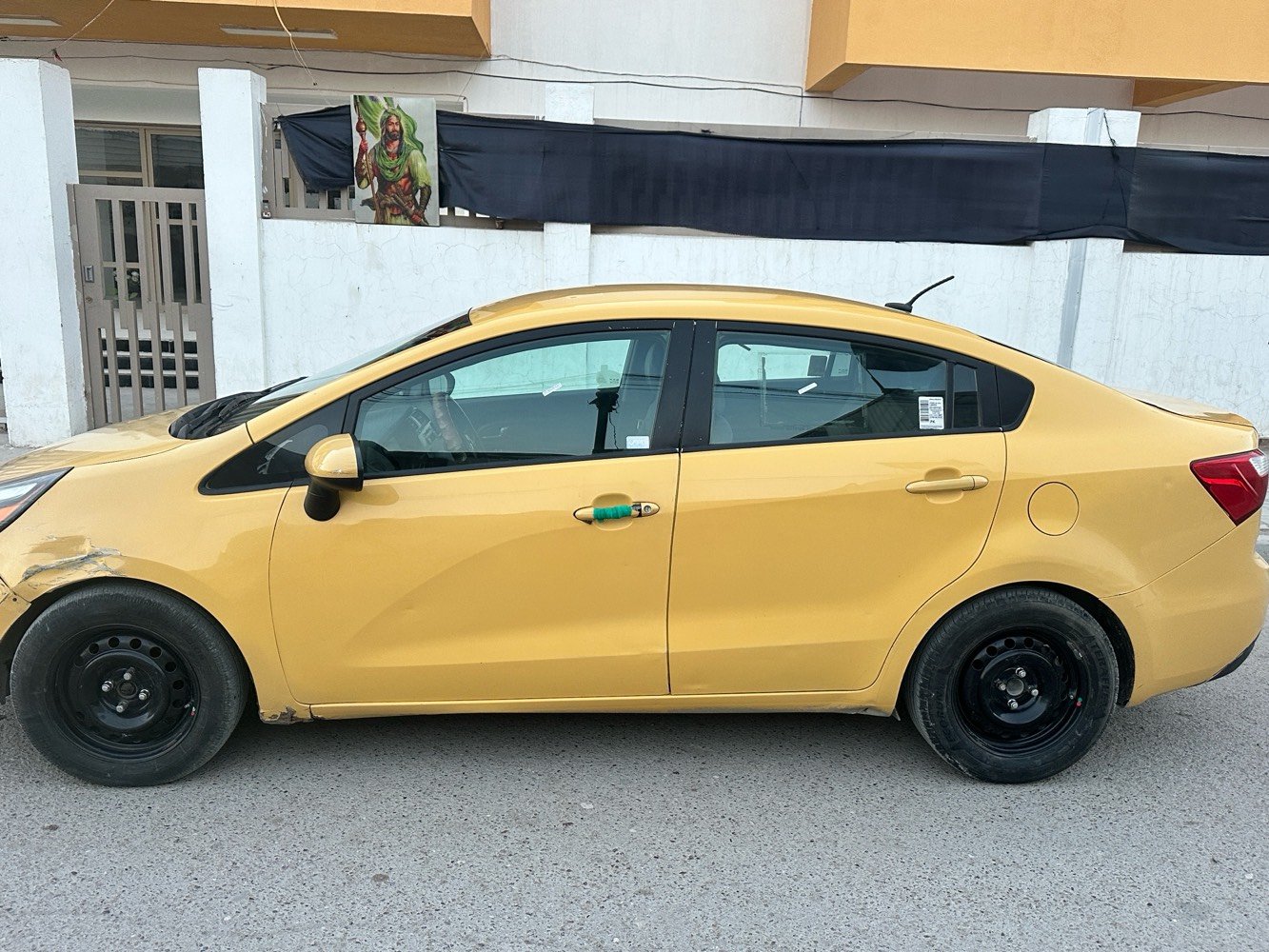 كيا ريو موديل 2013 وارد امريكي حادثه بنيد مبدل  ماشيه 187 مكينه 1600خير من الله سنويه لل2028 وبسمي  تبريد نقص غاز  فقط مكان بغداد الحسينيه سعر 70 وبيه مجال للتفاصيل ***********