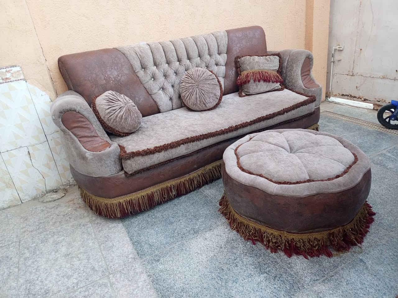 تخم تركي باله كلش قوي وثكيل 5قطع 10 مقاعد وياه طبله وسطيه السعر 325وبي مجال ناصريه مركز ***********
