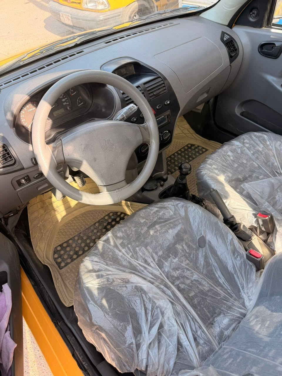 سلام عليكم
مره رخصه ابو الكروب 
طيبه 2015 للبيع
سياره مكفوله كفاله عامه 
السعر  55 ورقه 
العنوان بغداد كماليه 
***********
