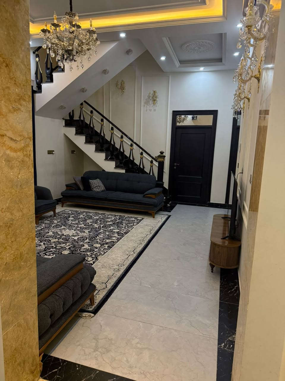بيت للبيع في منطقة حي الاحرار قرب 
المدينه الرياضيه مقابيل خدمات
مساحة البيت 200 م 
واجهه 10 
بناء 2025 بمواصفات عاليه جداً 
يحتوي البيت ع 6 غرف منام واستقبال وصاله ومطبخ وصحيات وكراج السعر في الخاص او الاتصال ع الرقم التالي 
*********** مكتب عقارات نور الهدى
