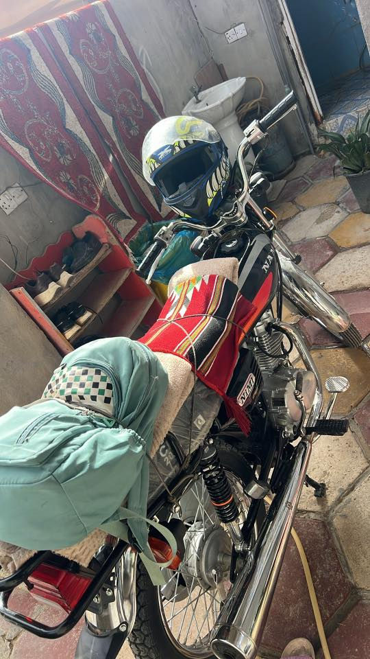 سلام عليكم نامة متياز باب اول دراجه نضيفه ونصبتها حلوه هاي 3 مره اديرلها دهن بعدها الدراجه جديده للبيع السعر 650 مكاني كربلاء ***********
