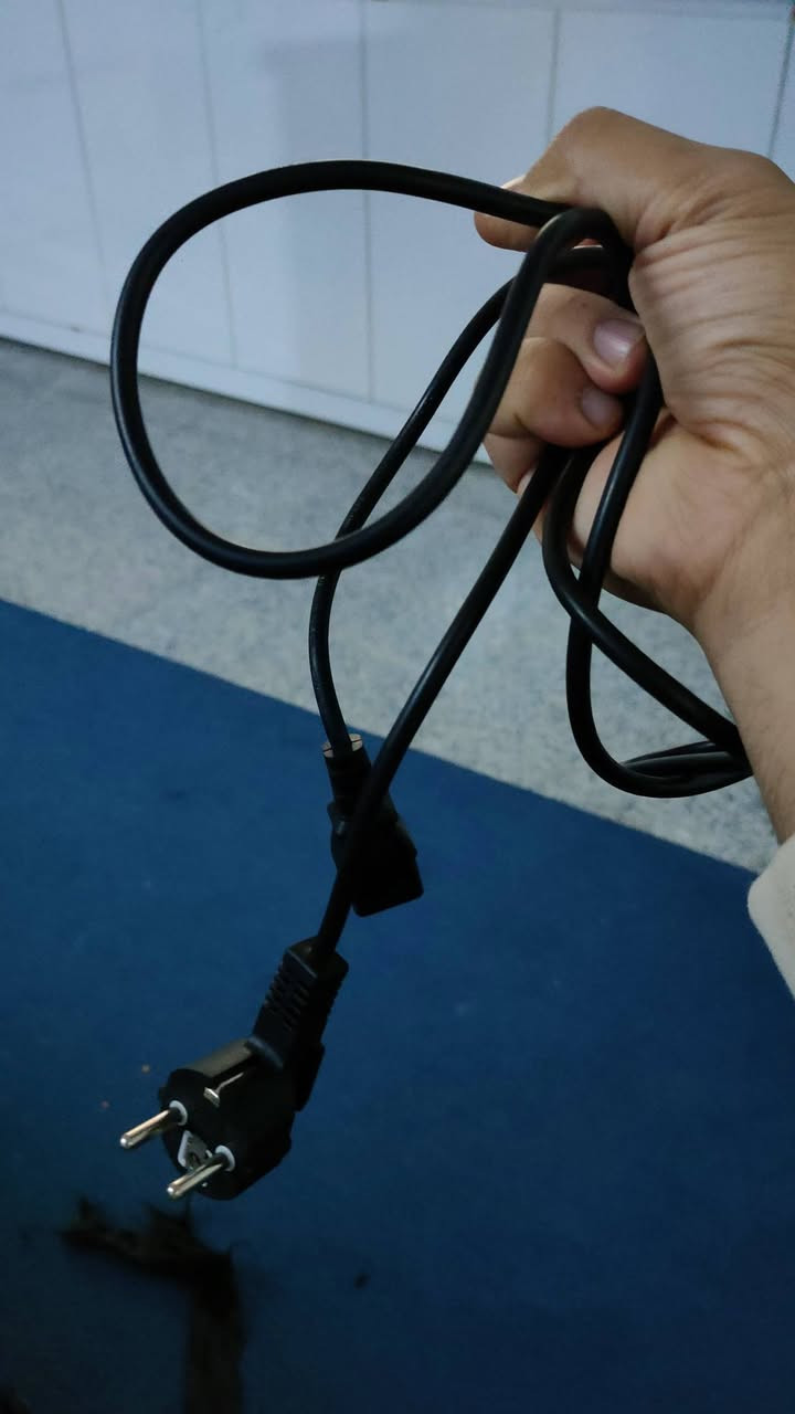 30 فولط ، 5 امبير


**إذا كنت صاحب هذا الإعلان وتريد حذفه لأي سبب، رجاءا أرسل رسالة إلى الدعم الفني**