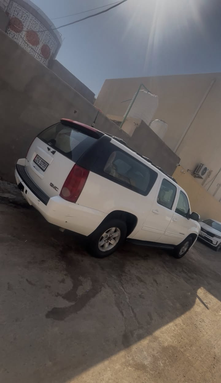 السلام عليكم للبيع يوكن طويله متومه 2011 السعر 70 مكاني البصره ***********
