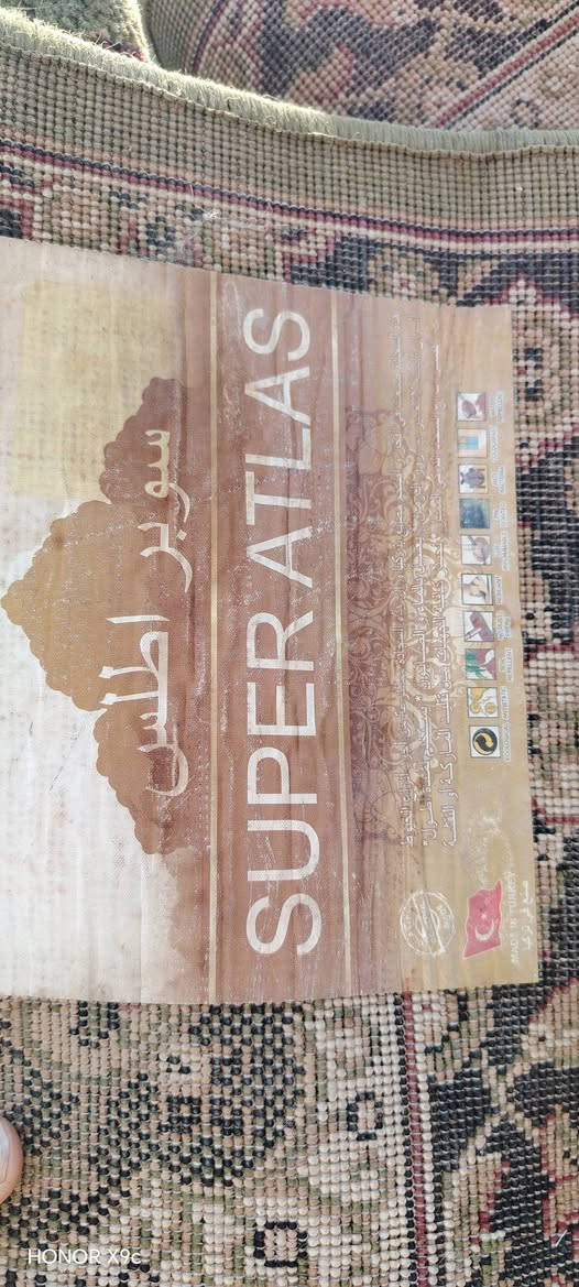 سخان 80 التر كامل استخدم موسم لان عندي تحويل الغير مكان  السعر 35 اللحجز ***********66زولية تركية 3×4 السعر 20
