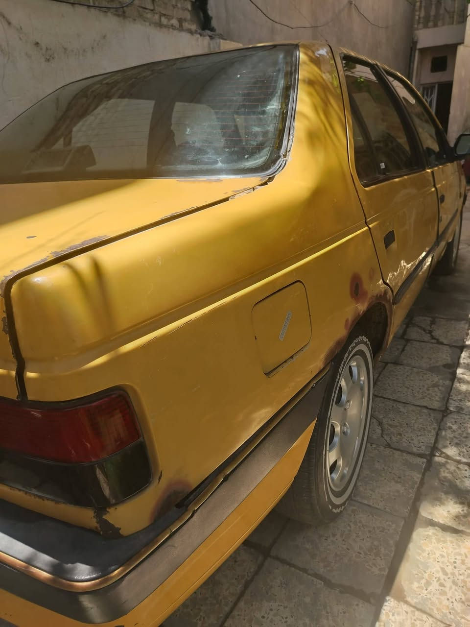 سلام عليكم سياره بيحو موديل ٢٠١١  رقمها بغداد الماني  مكينه خير من الله سنويه 2027  السعر ٢٤  وبيه مجال للاتصال ***********
