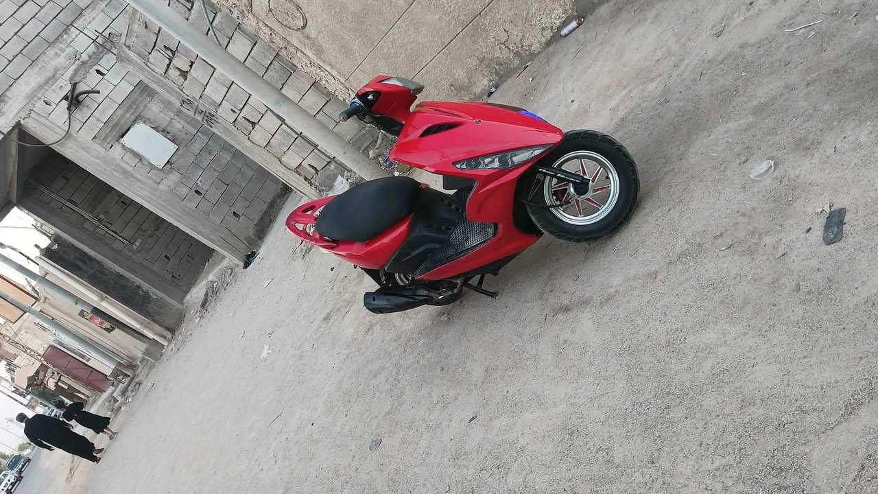 سلام عليكم مضلع للبيع دراجه جاهزه كله نكره سلف ويلات رياضي لايت اشيار بوشه ٤٩ مبدل بيه ولفات فقط ستوني بدلتهن عوزه فيرلسه دراجه سعره ٦٠٠ وبيه مجال رقمي ***********
