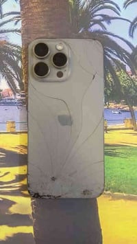 آيفون 15 برو ماكس  ذاكره 256  بطاريه 88  يحتاجله بس ضهر  سعر 900 الف  ...