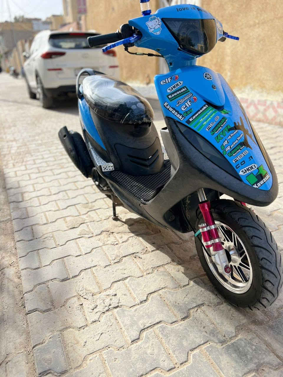 السلام عليكم دراجه ماكس عدله للبيع دراجه خير من الله ما مفتوحه بوشه 49 وعليها تزويد كلجات رياضي وياله نجمه صالنصه FM يدات بريك رياضي دبلات رياضي مبدل بس كفرات والباقي كله اصلي دراجه شلعه ومعدل تخبل مكاني واسط الكوت رقمي ***********
