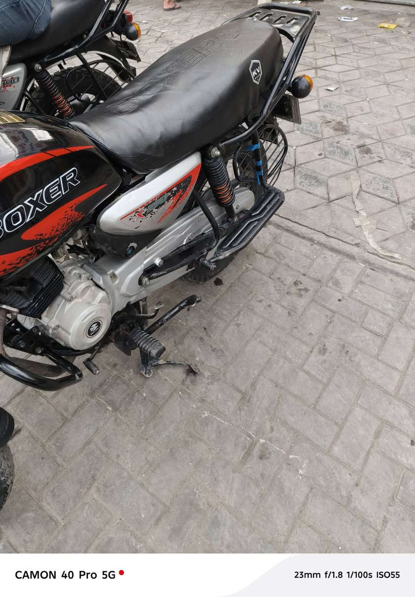 سلام عليكم بوكسر مديل 20 كامل مرقمه لوحات بسمي رايده مليون٦٠٠  بيه مجال نشا الله بكاني بغداد مدينه الصدر ***********
