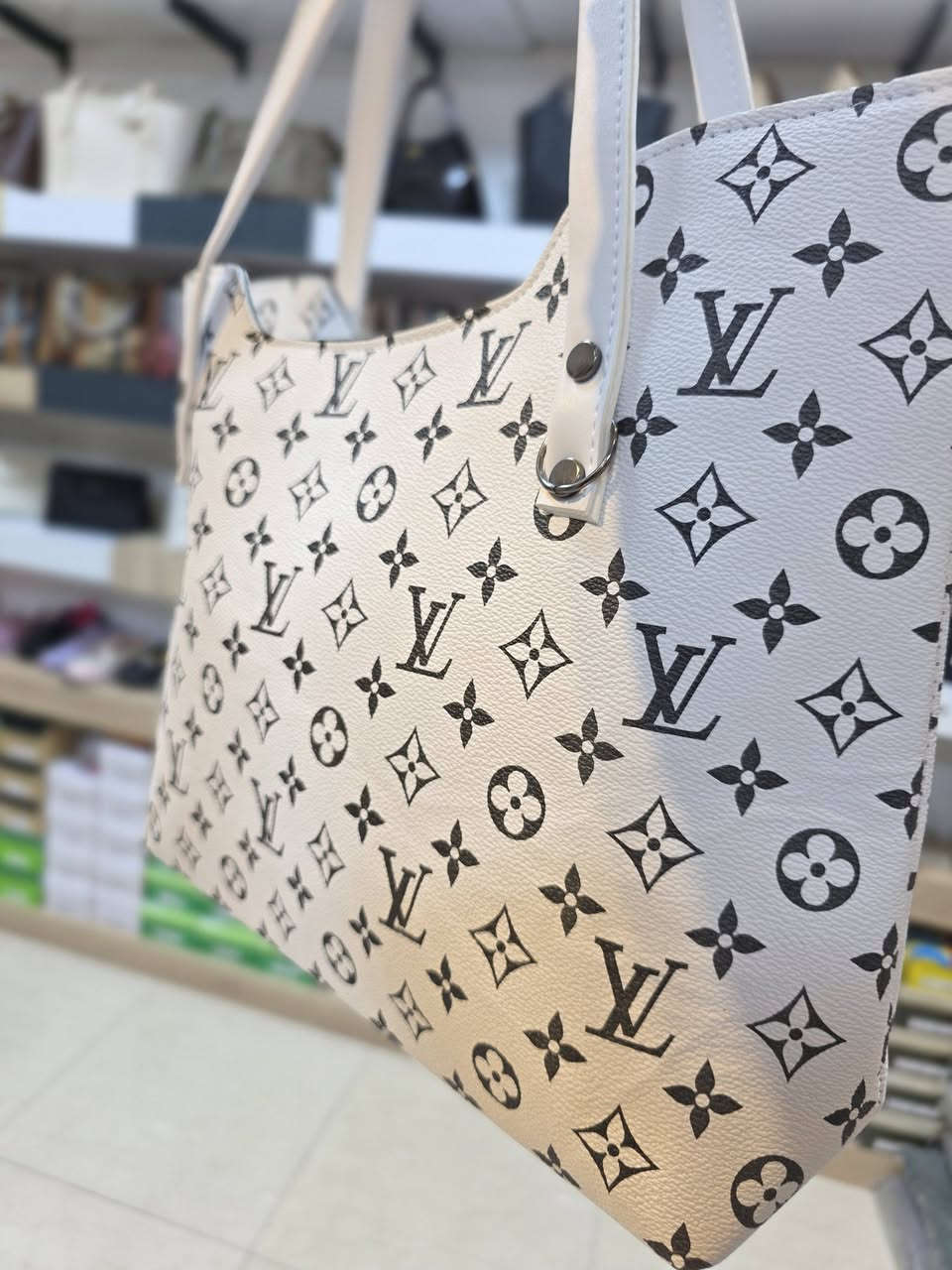 #يسعد__أوقاتكم

هسه وقت الهدايا
والقطعه بس ب 10 الاف 🦾

#أسطنبول_مول_المسيب_الطابق_الثاني


**إذا كنت صاحب هذا الإعلان وتريد حذفه لأي سبب، رجاءا أرسل رسالة إلى الدعم الفني**