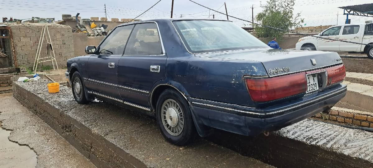 🚗 للبيع.    Toyota Crown Super   هارتوب  1991
🔹 رقم دولي بغداد 
🔹 محرك 2500 دلكو. توني شاده مع كير 
🔹 منظومة غاز مركبة  ١٠٠.   لتر 
🔹 تيارت  + تخم كامل
🔹 كشنات كهربائي 
🔹 بنيد. + جنطه + اربع بيبان +دعاميه  حاويه 
🔹 بنكة (مروحة) كهربائية بدل كلج f01
🔹 تبريد شغال تمام 👍  
🔹 الحالة: السيارة استخدام يومي وجاهزة للفحص
🔹بيه ضربه بل جنطه. مصلحه 
🔹ليت زنون بلجكتورات 
🔹شاشه تاب. 12 انج.  كامره ذكيه تنبيه 
🔹ليت عالي ناصي. اشمسي. فول ليت اصلي 
🔹حداديه  جعمقه دبلات كله جديد. 
🔹السعر.    40.  مال جناي  
🔹              ***********
🔹              ***********
