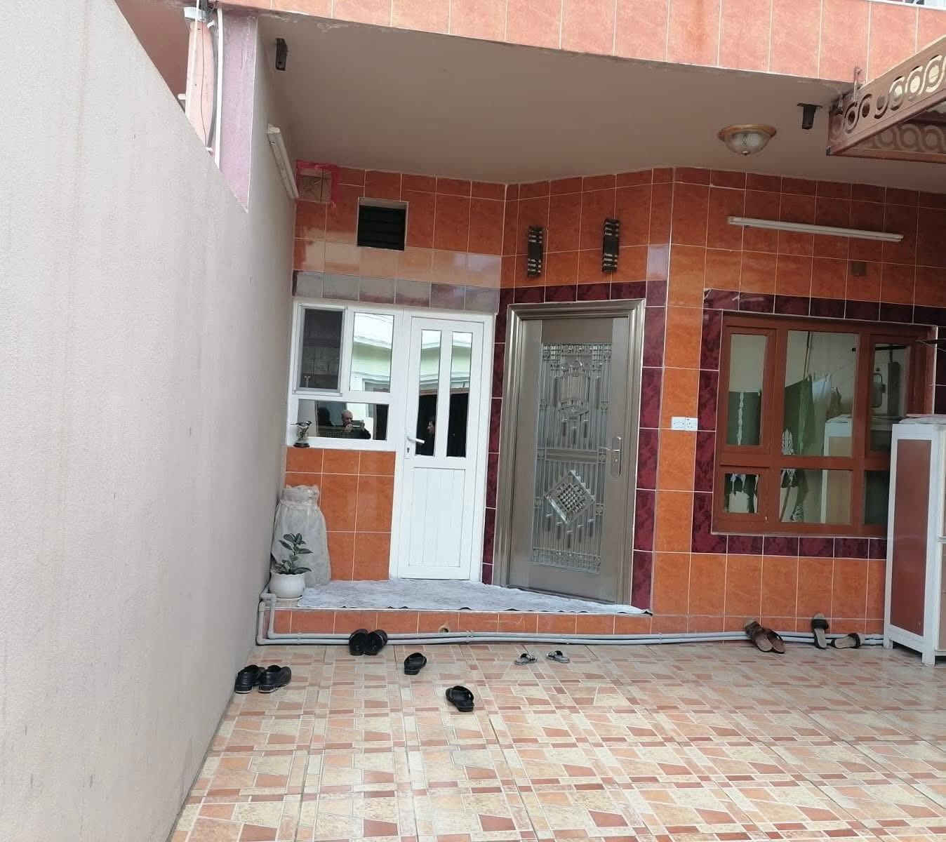 #دارللبيع
خانووى دوو نهوم بو فروشتن له گه ره كى ئيسكان نوى نزيك باخچه ى ئيسكان 

روبه رى 100 متر طابو ملك صرف

پيكهاتوه له :-  1 ژور نوستن - مطبخ - ميوان - هول - گه راج
نهومى دووه م 1 ژور نوستن - بيتونة

نرخ 125 مليون 

بوزانيارى زياتر په يوه ندى بكه ن به عقارات ستار اكرم بازرگان

📍ناونيشان : كه ركوك بازارى ئازادى ته لارى ئاسو

***********
***********
