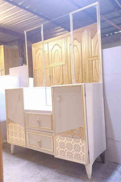 سلام عليكم غرفه تركيه10قطع  جديده مستخدمه قليل نضافه 100 عنوان ميسان رقم تواصل ***********9
