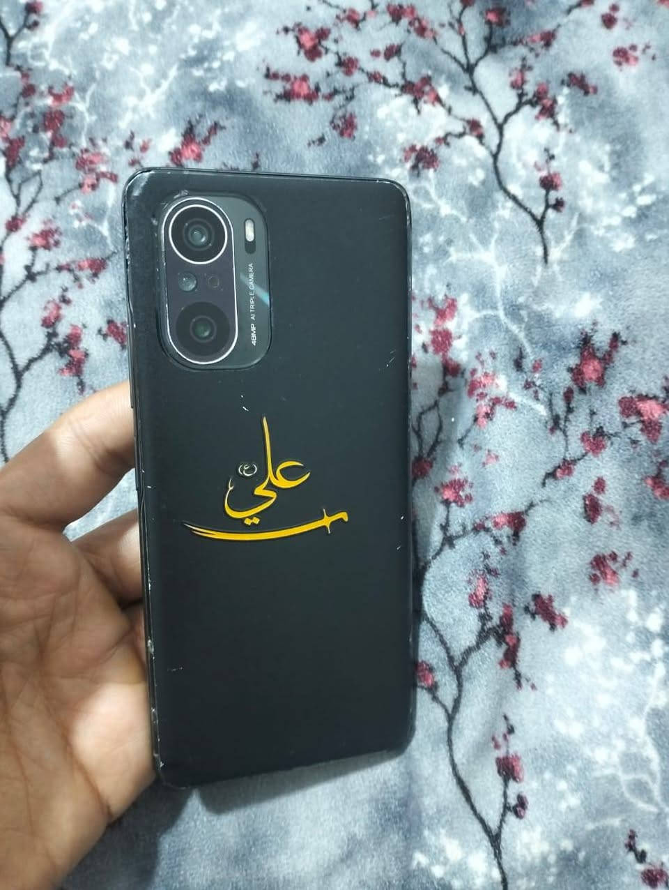 سلام عليكم بوكو t3كلش نضيف بس الضهر مكسور لون اسود لامع ذاكره256 جهاز مال العاب بوبجي 90فريم باقي العاب 120 كلشي شغال بي كاميرات شحن سماعات كله شغال السعر 170وبي مجال العنوان بغداد قضاع المدائن سلمان باك الرقم ***********موجود واتساب
