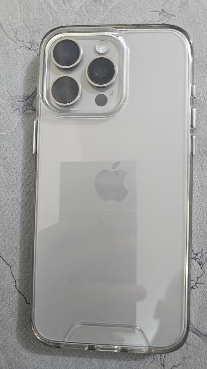 للبيع 15 برو ماكس نموذج M ممفتوح بطارية 87 فقط بي نقطة بالشاشة ومماثرة على اللمس ولا كلشي راسلني واتساب ***********
