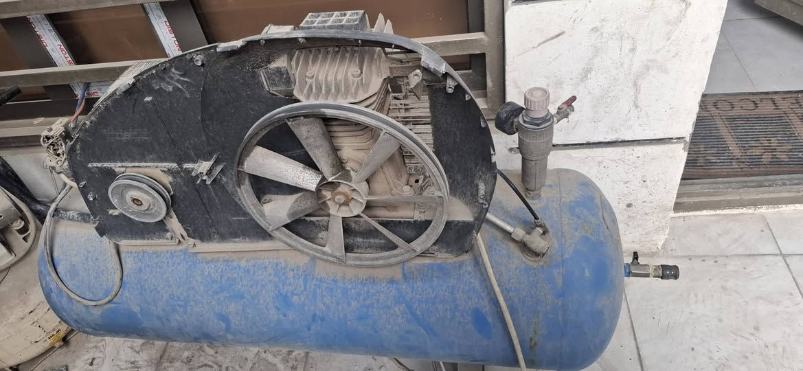 شروة كمبريسرات مستخدم 
٣٠٠ لتر صيني ٣ حصان شغال 
٢٠٠ لتر ايطالي اباك ضاغطة عاطلة 
١٥٠ لتر ٢ حصان ضاغطة عاطلة 
ضاغطة ٢ بستم جديد 
السعر مليون


**إذا كنت صاحب هذا الإعلان وتريد حذفه لأي سبب، رجاءا أرسل رسالة إلى الدعم الفني**