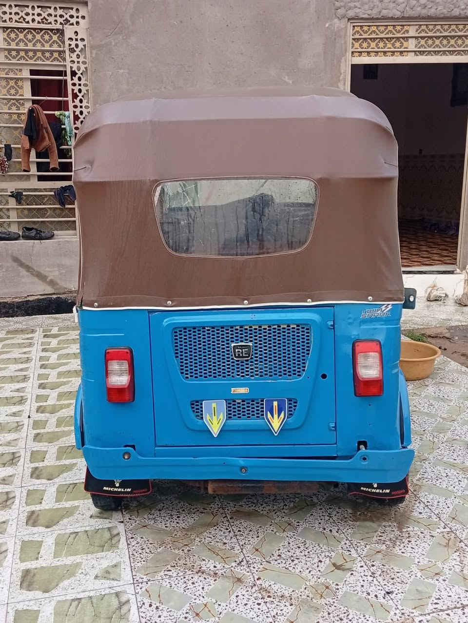 السلام عليكم تكتك بجاج للبيع موديل ٢١ جاهزه من كلشي مكاني الحمزه الغربي الشراي تتصل وبي خير ويدلل  ***********
