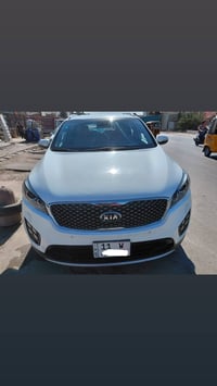 سورنتو موديل 2018 خليجي  موصفاتهة  بصمة  سايد بريك دكمة  جنطة كهرباء  ...