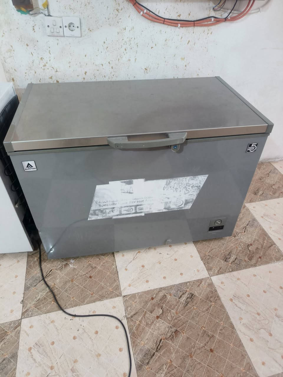 سعر المجمده 230 الف وسعر الثلاجه 260 الف  تجميد فول جددد ونضيفات كلش المجمده ما صارلها سنه ***********
