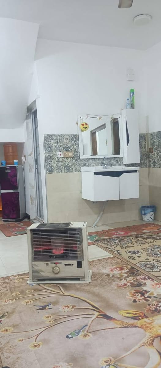 سلام عليكم بيت للبيع بناء حديث بلوك
🌎المساحة 150 متر طابو صرف 
📌الموقع المفرك مقابيل طرق وجسور قريب جدا 
ع شارع الرئيسي ثالث بيت عن شارع 
🛖تفاصيل البيت استقبال مطبخ صاله درج غرفتين نوم جوه وصحيات ومنور والطابق الثاني غرفتين نوم وصحيات 
☎للاستفسار اتصل
📞***********
📞***********
✔️مكتب الشمس للعقار بعقوبة حي المعلمين
