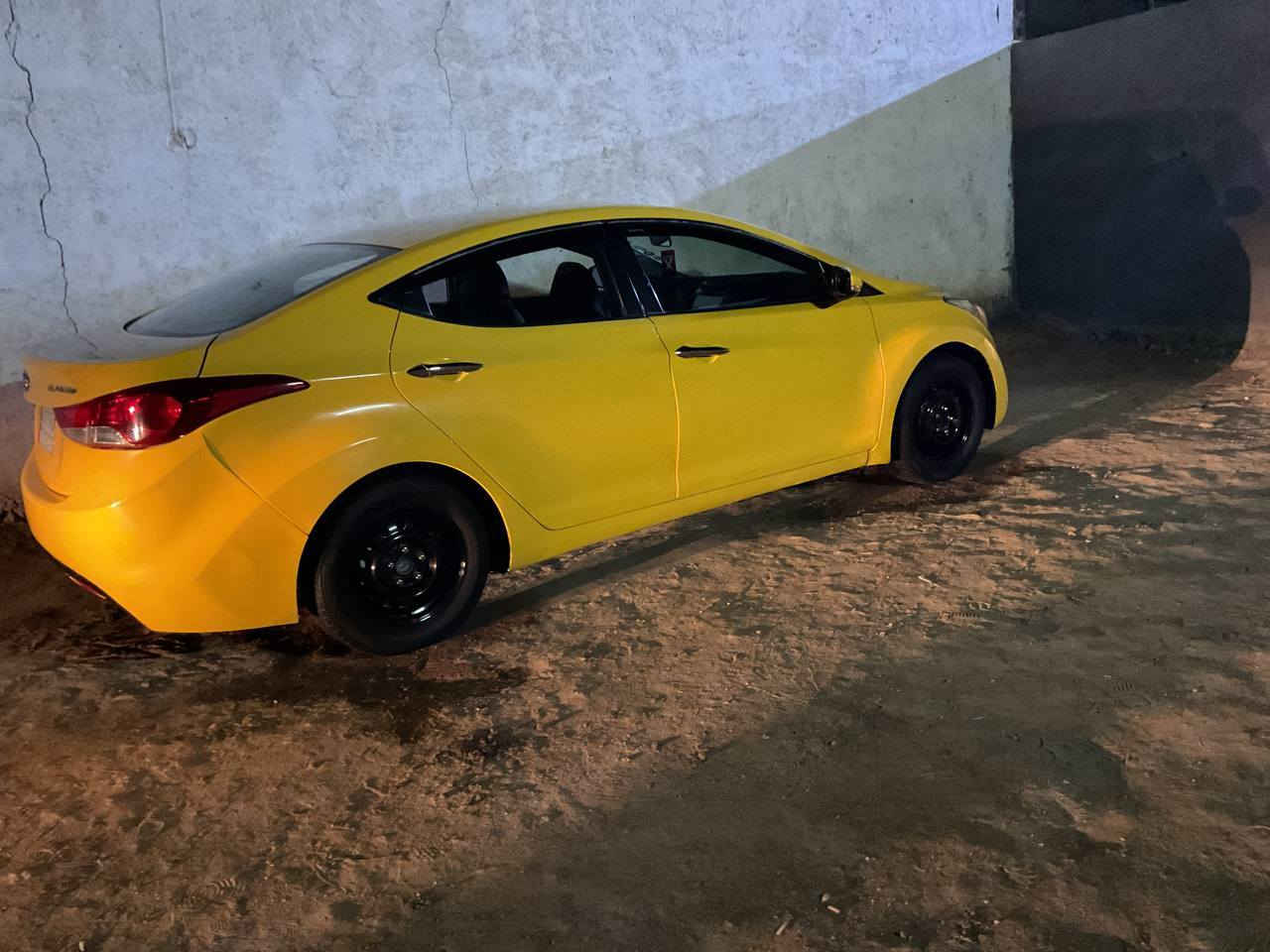 النترا موديل ٢٠١٢ سياره حلوه. احلا من صور تجي  شوف سياره مكفول ما عده ضربه خفيه بل جاملغ امامي جهت العبري.نفسه ومصلح. تخم تاير حداديه صار شهر من مسويهه تبريد شغال. باقي تفاصيل اتصل السعر ١١٠ بيه مجال***********. عنوان السياره ديوانيه
