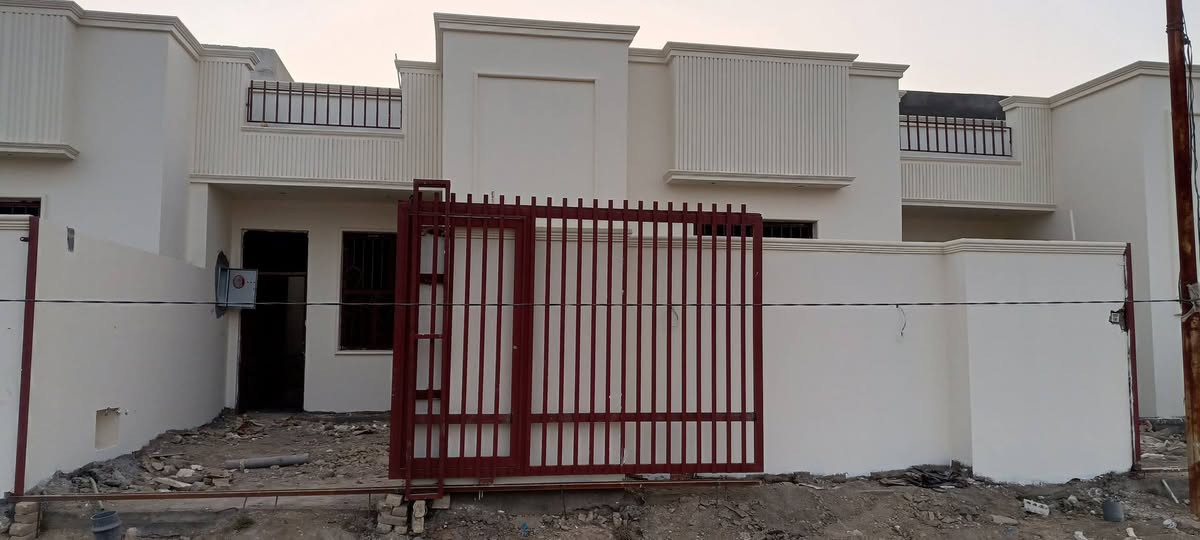 وحدة سكنية بمجمع الود بالتضحية عرض الشارع 15 متر على الشارع التبليط للبيع بدون إخلاء (بسبب الظروف) بسعر المستثمر الي هو 132 مليون واصل منها 62 مليون. للاستفسار الاتصال على الرقم ***********
