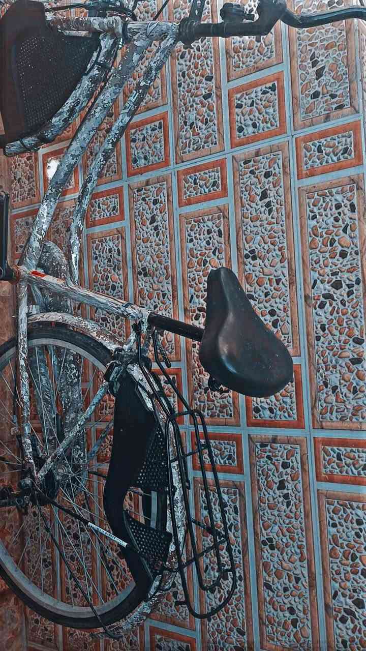 سلام عليكم عدنه باسكل للبيع جديد سعره 100وبي مجال***********
