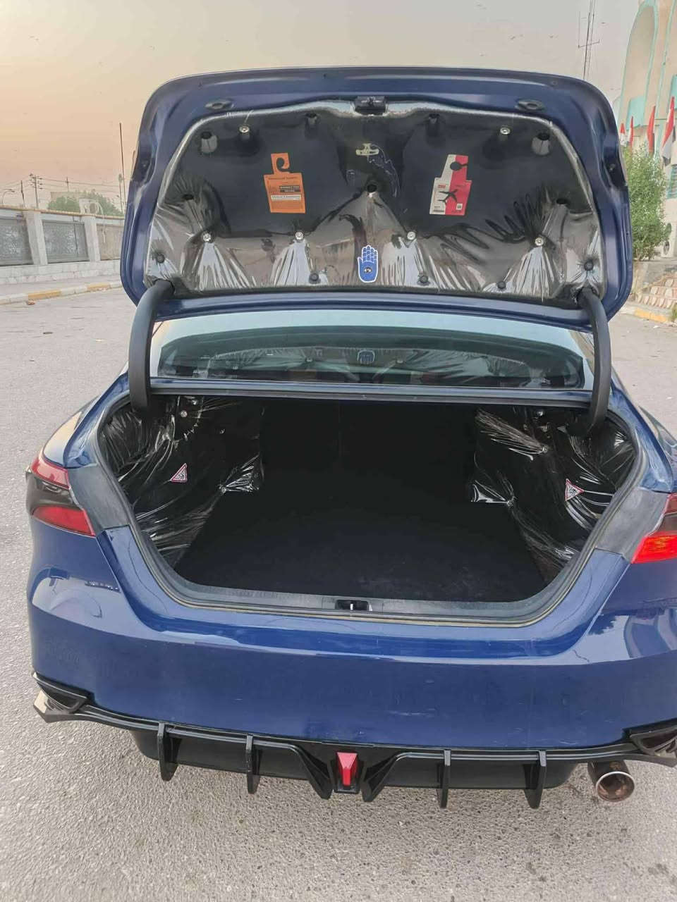 السلام عليكم
كامري حره بغداد. بسمي 
مديل ٢٣.    ماشيه ٣٠
صوره الحادث موجوده من ضمن الصور تبديل دعاميه 
تعديل طرف البنيد 
السعر ١٩٥٠ وبيه مجال  
لاستفسار ***********
