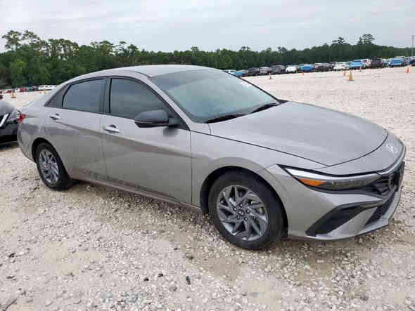 النترا وارد امريكي هايبرد 2024  
سياره جديده جداً نص فول مشي 14 الف ميل 
سياره مُسجله تقرير غرق ولكن السياره سليمه مئه بالمئه من اي ماء . 
مكان السياره بغداد شارع فلسطين 
السعر 160 وبيها مجال 
للتواصل ‭0770 985 6437‬ متوفر واتساب
