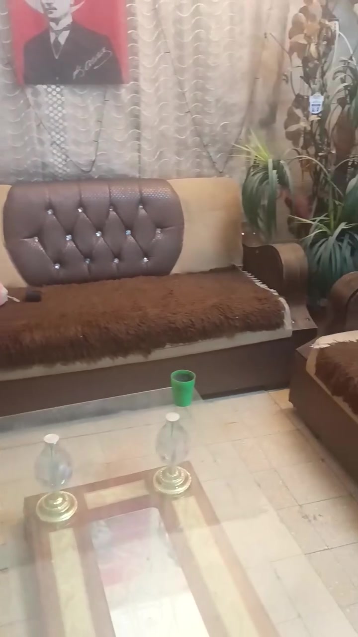 سلام عليكم عندي هاي غراض لبيع مكاني كركوك هذا رقمي *********** سعر شلع 200 الف
