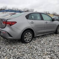 للبيع السيارة ب ١١٥ قفل رقم بابل موديل ٢٣ ماشية ٣٦  معوقين 07723725462