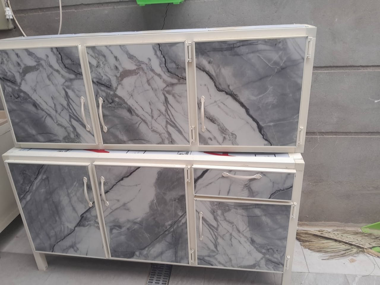 كاونتر البيع مكانه الديوانية شارع ٣٠ السعر خاص ***********
