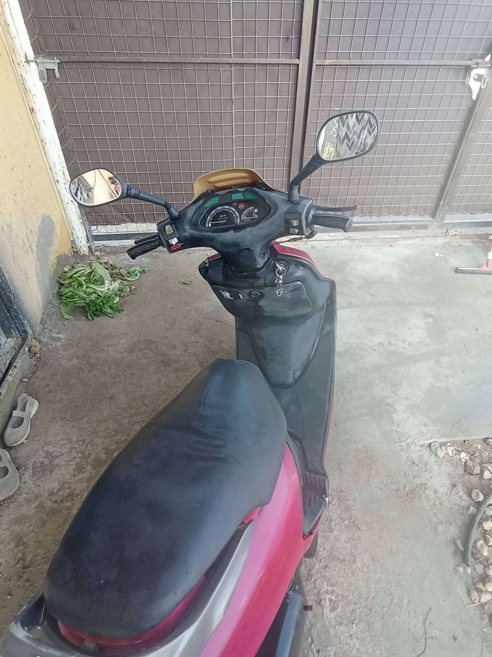 سلام عليكم
دراجه فراشه فحل للبيع دراجه نضيفه وخير من الله ما مفتوحه كلشي بيه شغال سلف هندر اشاير عدادات لايت كله شغال بس باتري كاعد وبيه كسر بل كفر بل تريشه الصفح سعر 450وبيه مجال حك الجيه مكان حله قرب جسر بته للاستفسار ***********واتساب
