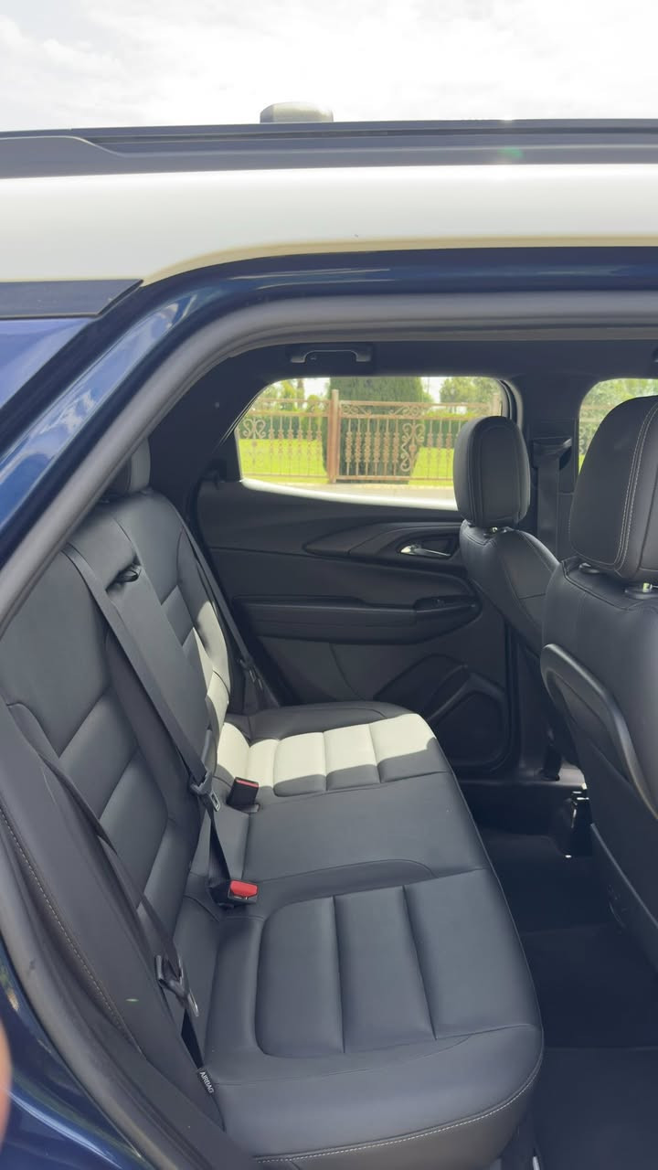 للبيع: Chevrolet Trailblazer Activ موديل 2022
✔️ فئة Activ المميزة (الفئة الرياضية)
✔️ محرك 1300 Turbo اقتصادي مع أداء ممتاز
✔️ عداد 48 ألف كم فقط
✔️ تصميم رياضي وشبابي أنيق
✔️ ارتفاع جيد عن الأرض وثبات ممتاز
✔️ صرفية وقود ممتازة مقارنة بالأداء
✔️ داخلية عصرية ومريحة
✔️ مناسبة للمدينة والسفر والعائلة
✔️ حجم عملي ومساحة تخزين جيدة
✔️ قيادة ناعمة ومريحة
✔️سقف ابيض بلادي 
✔️شاحن وايرلس
✔️كار بلاي بلوتوث

حالة السيارة:
🔹 الضرر فقط بنيد
🔹 الأيرباقات مرجعة سستم بلادي بشرط 
🔹 السيارة بحالة جيدة

السعر: 133 وبيها مجال بسيط
الموقع: اربيل 
رقم التواصل:  

0770 258 7748
0751 672 7173
