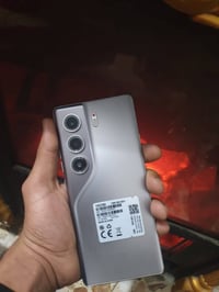 اشتريته قبل سبوعين ب300 مروس ويا 13 عادي 07713495447